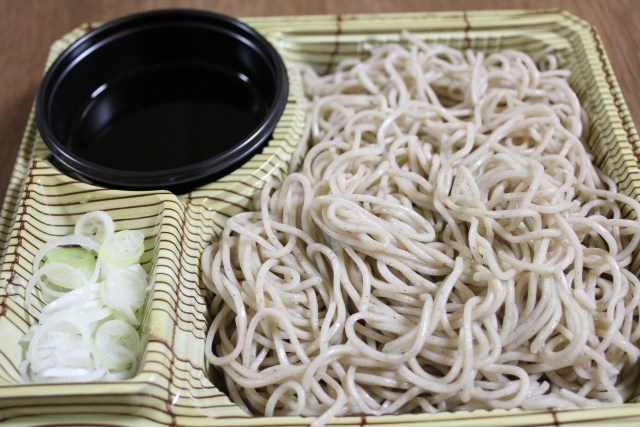 コンビニのそばの消費期限切れはいつまで食べれる 実際に食べた結果